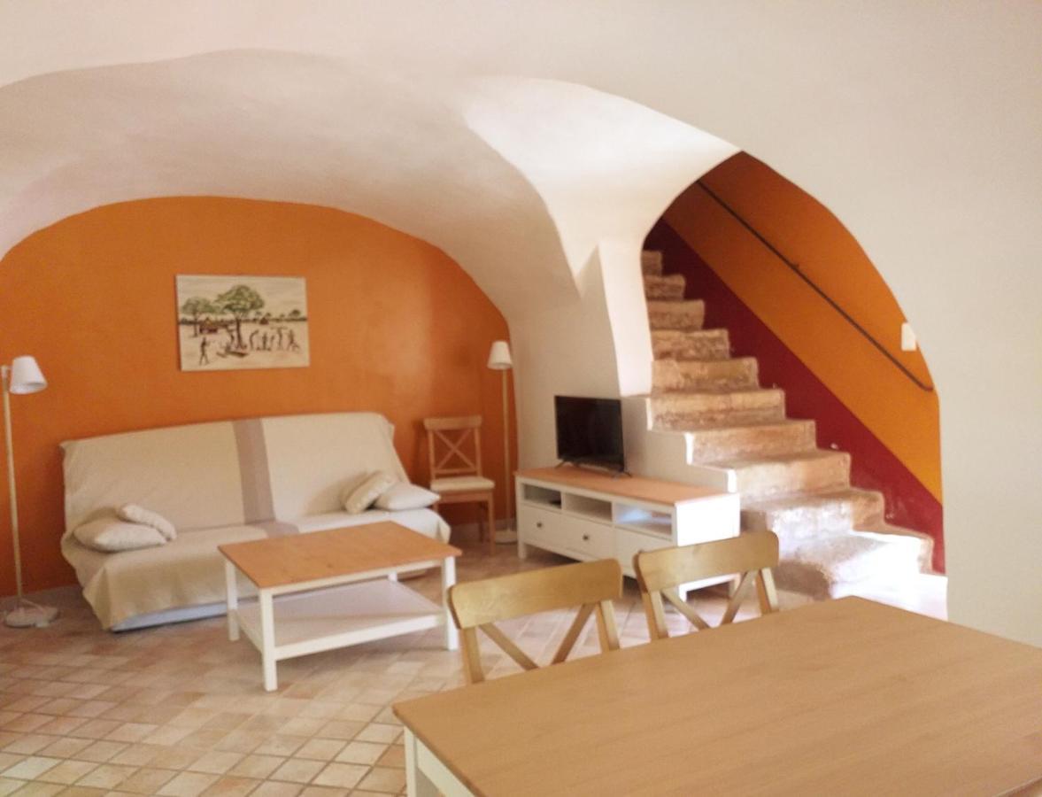 Maison Au Coeur De Fontaine De Vaucluse, Nichee Sur Le Rocher Et Surplombant La Sorgue Экстерьер фото